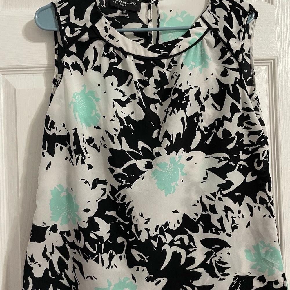 Jones New York Black and Mint Floral Blouse